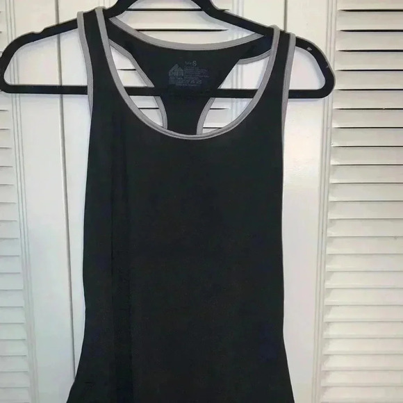 Razor Back Sports Tank - Picture 1 of 3